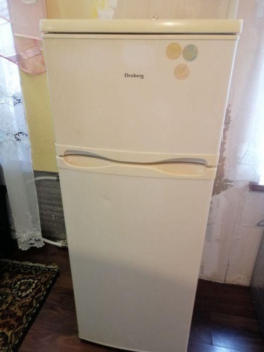 Продам не рабочий холодильник