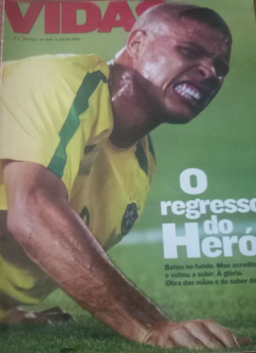 Ronaldo R9 em duas capas e revistas 1998 e 2002