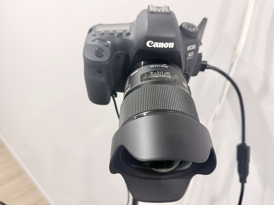 Câmera Canon EOS 6D Mark II com Lente Sigma 150-600mm