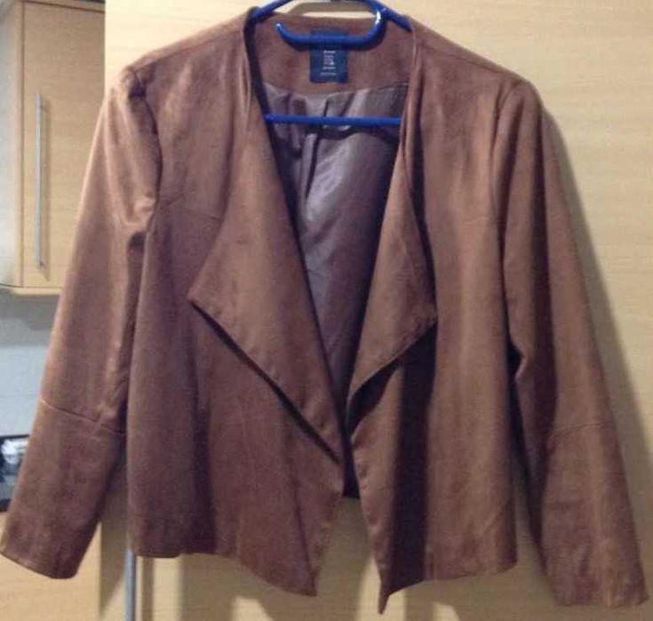 Casaco castanho Berska_Como novo