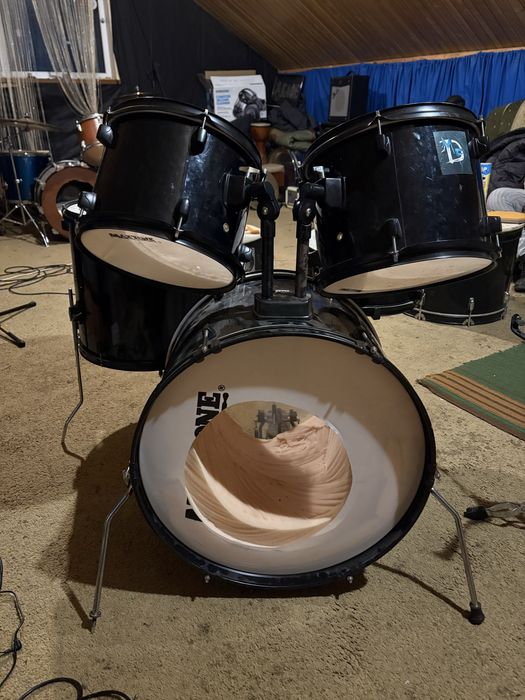 Ударна установка MaxTone + стійка під робочий