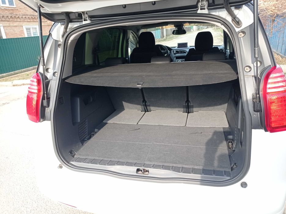 Продам Пежо 5008 2л.HDI