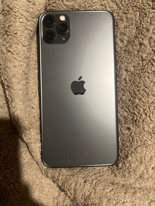 Полдам айфон 11про макс на 256гб