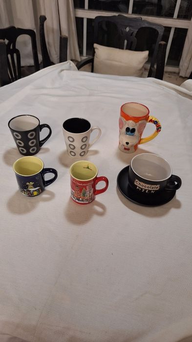 Canecas, variadas.