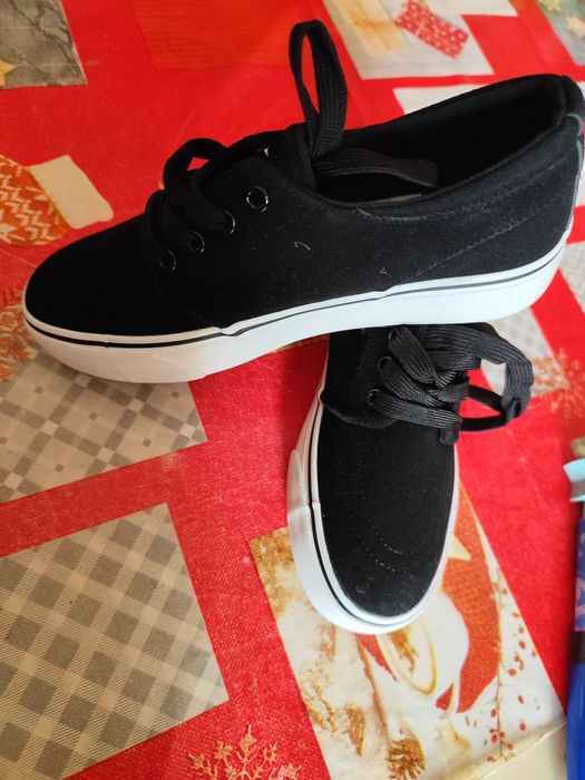 Trampki czarne rozm 40