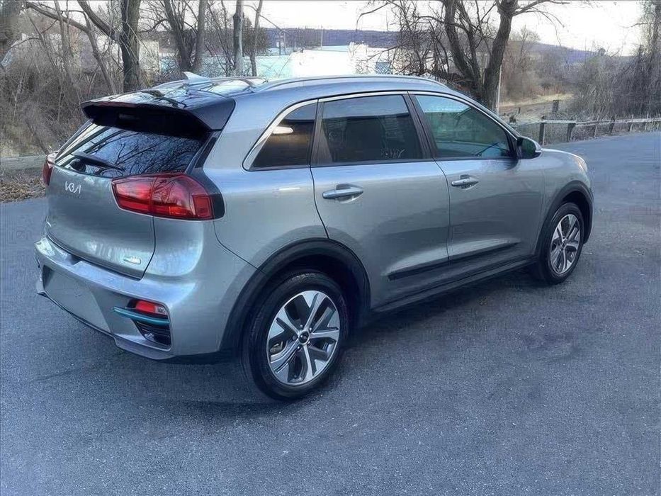 Kia Niro EV EX      2022