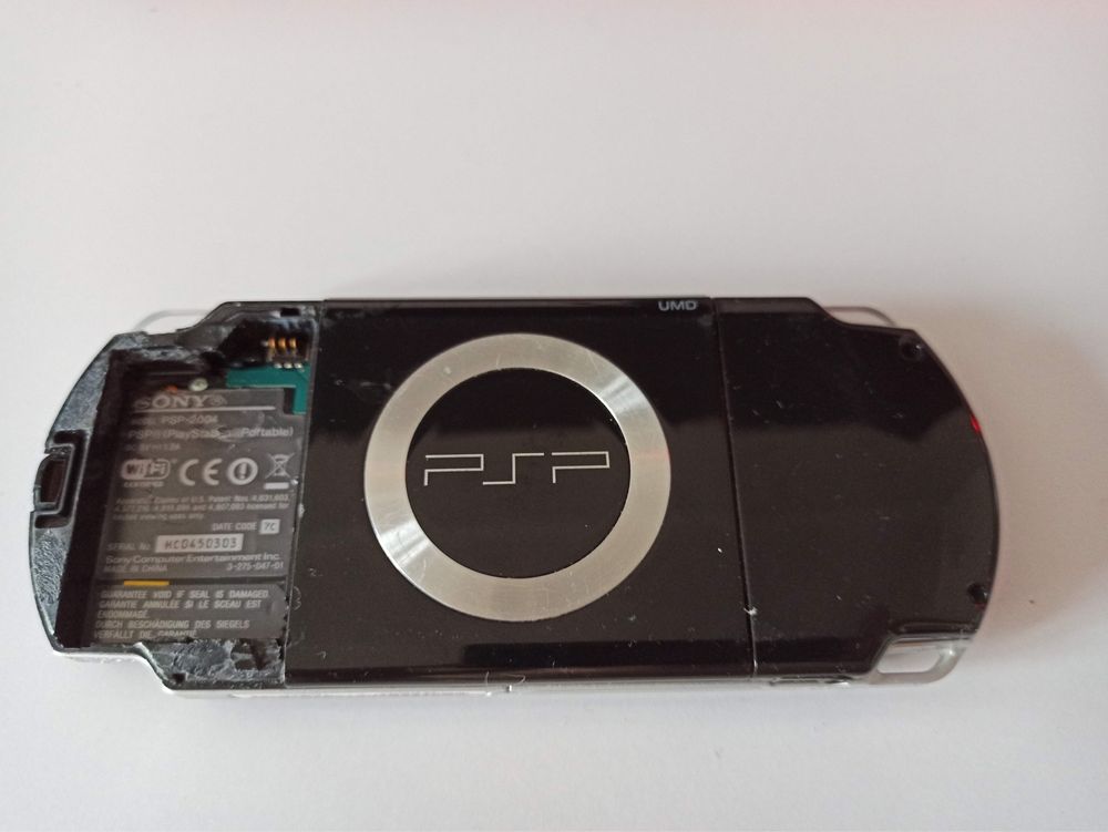 Sony PSP Slim 2004 z kartą i grami