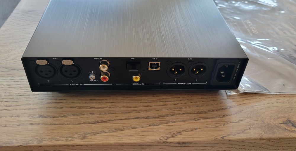 Sennheiser HDV 820 полностью балансный ЦАП-усилитель для наушников