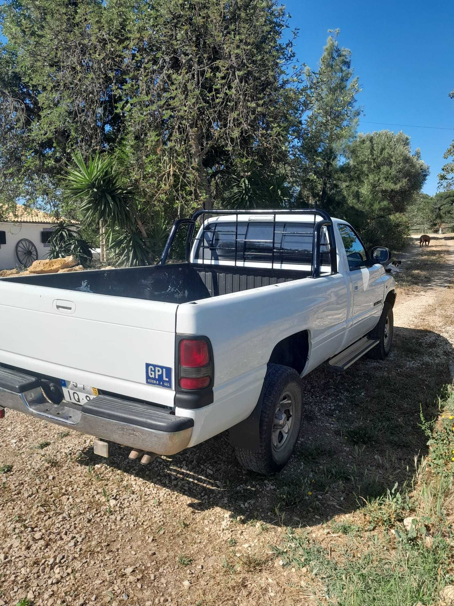 Dodge Ram 1998 v8