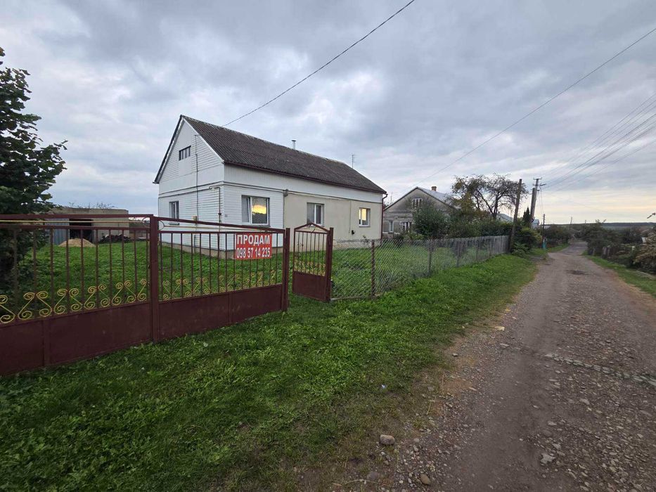 житловий будинок та земельна ділянка 17,3 сот., с. Новий Милятин