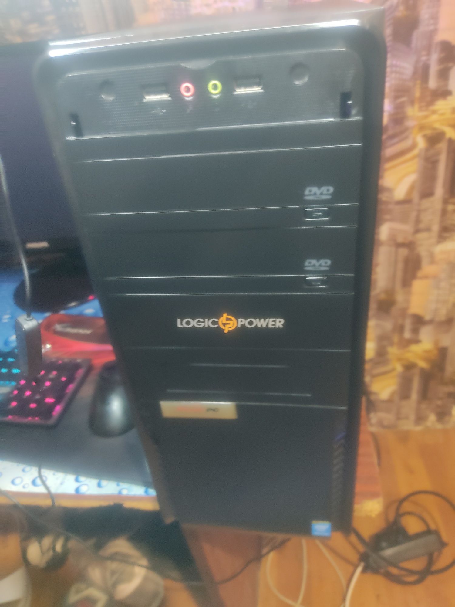 Игровой ПК 8ядер Fx8320 видео карта hd7950 3gb ssd128 hdd500 8gb ddr3