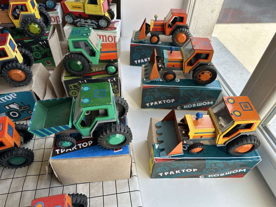 Ігрушка ссср Трактор