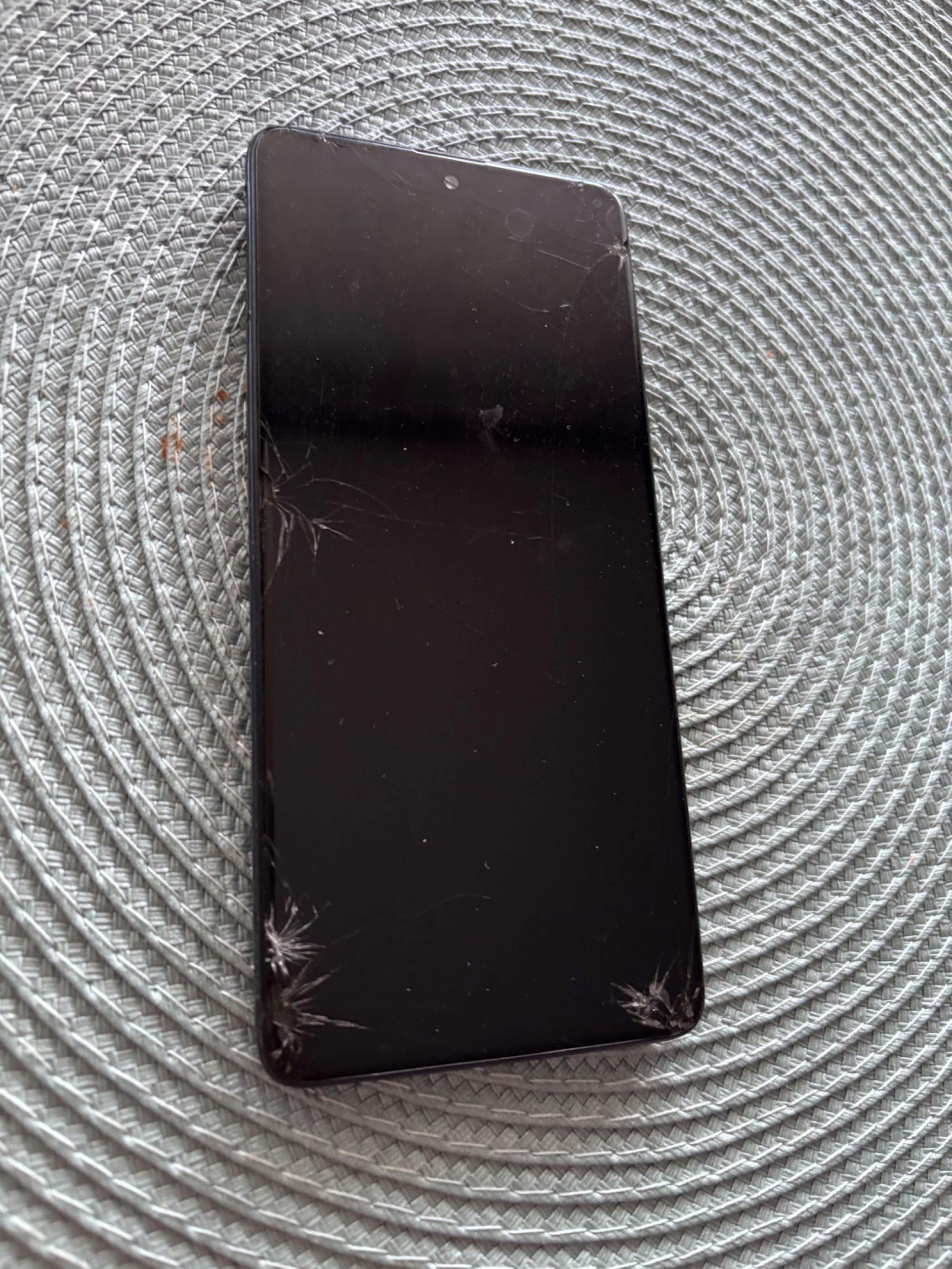 Samsung Galaxy A71 – 6/128 GB – uszkodzony ekran, sprawny