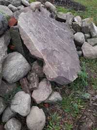 Duży płaski kamień