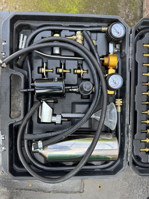 Прилад для  очищення  бензинових форсунок без демонтажу із авто.