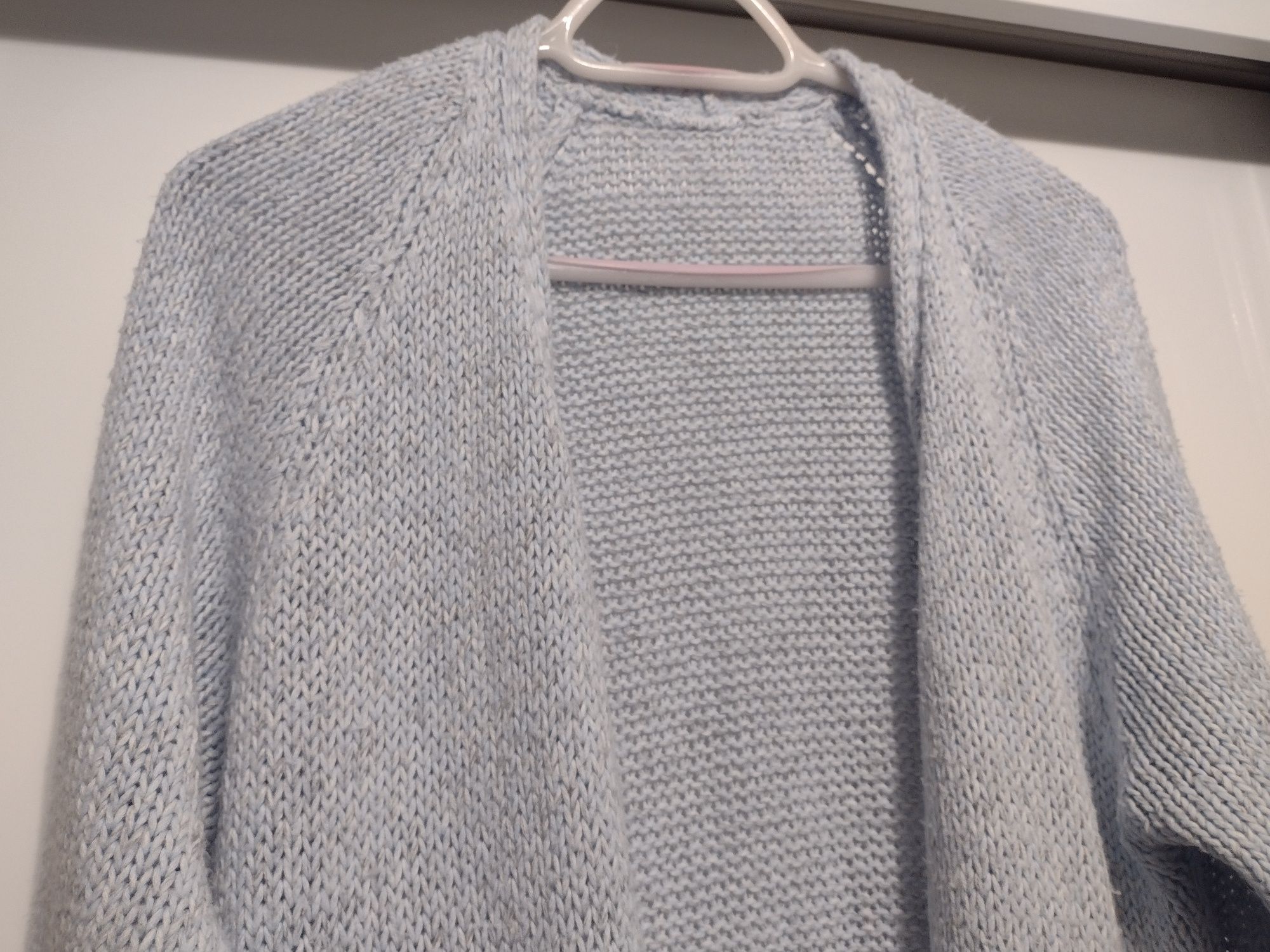 Sweter kardigan z kieszeniami jasnoniebieski z wełną