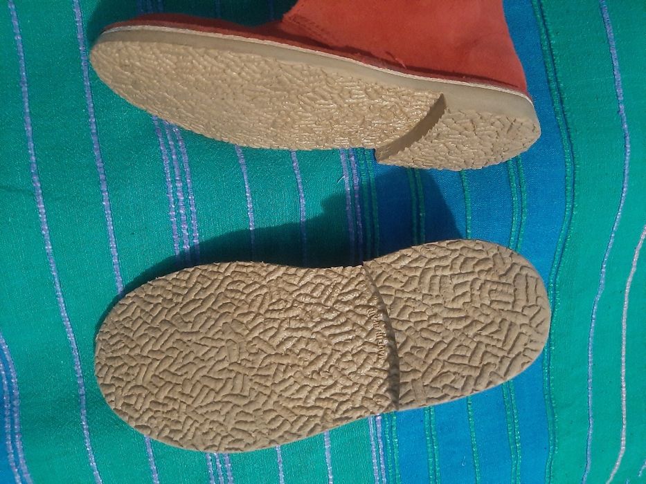 Дезерти (черевики) з натуральної замші. Іспанія. Оригінал