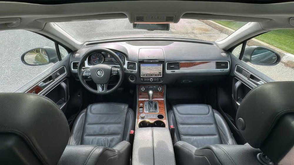 Volkswagen Touareg      2014