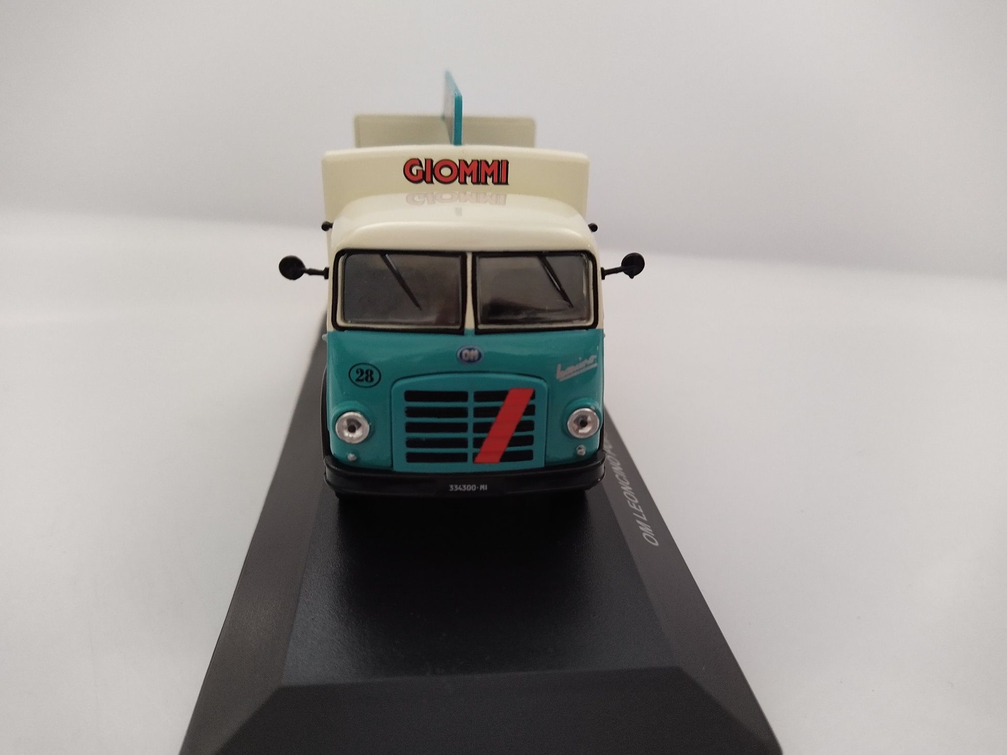 OM leoncinio Portabottiglie Giommi Skala 1:43 Eaglemoss Altaya