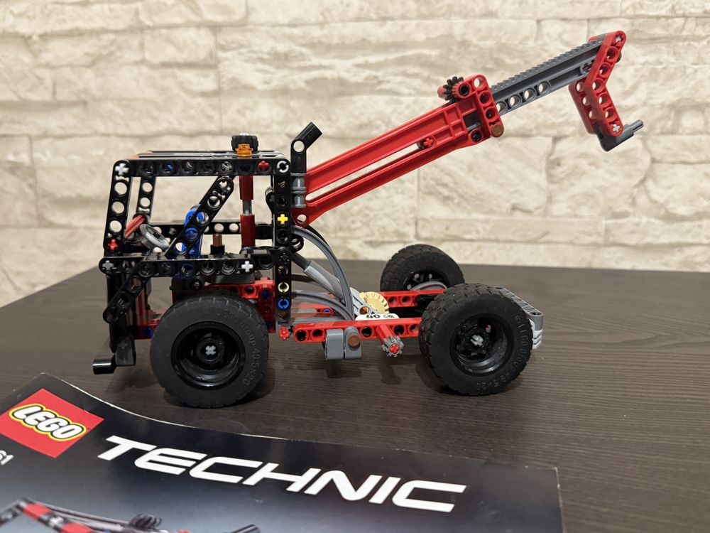 Lego technic 42061 ładowarka teleskopowa