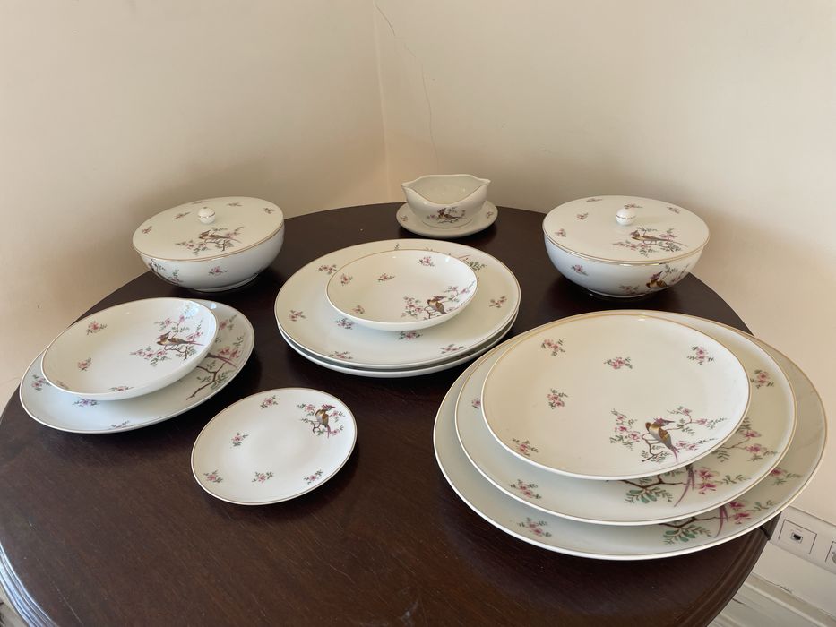 Servico Vista Alegre, anterior a 1968, impecavel e completo