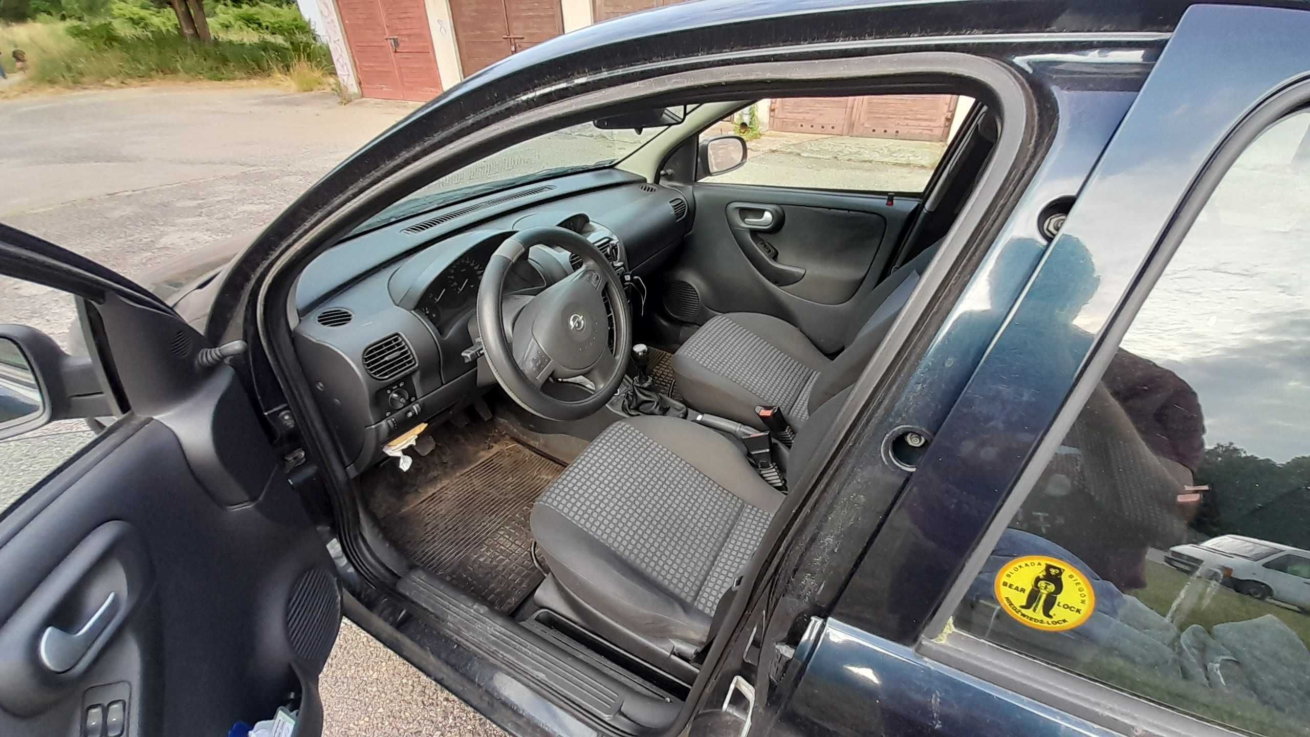 Opel Corsa C 1.0 (uszkodzony)