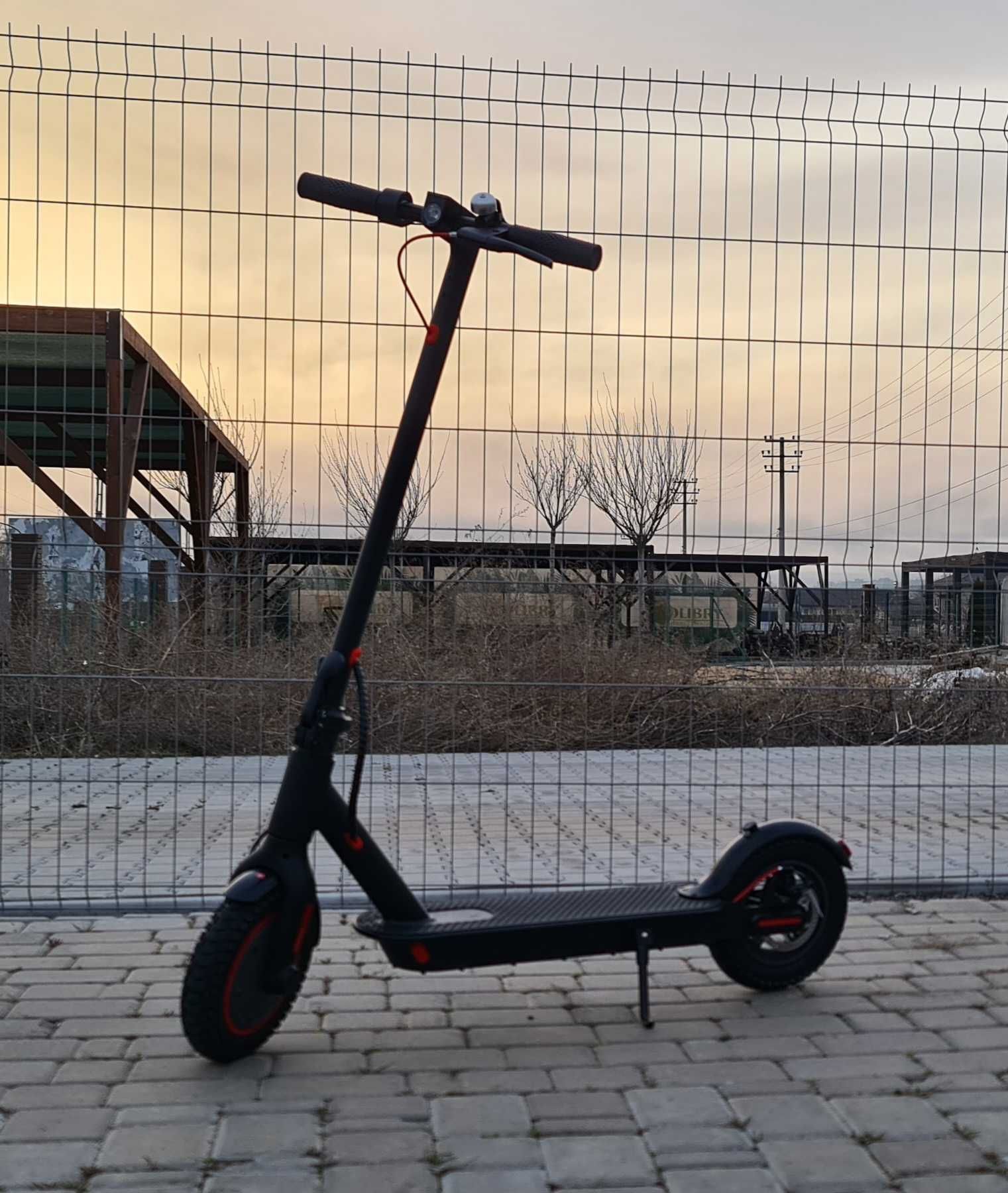 Самокат новый, электрический 350W !