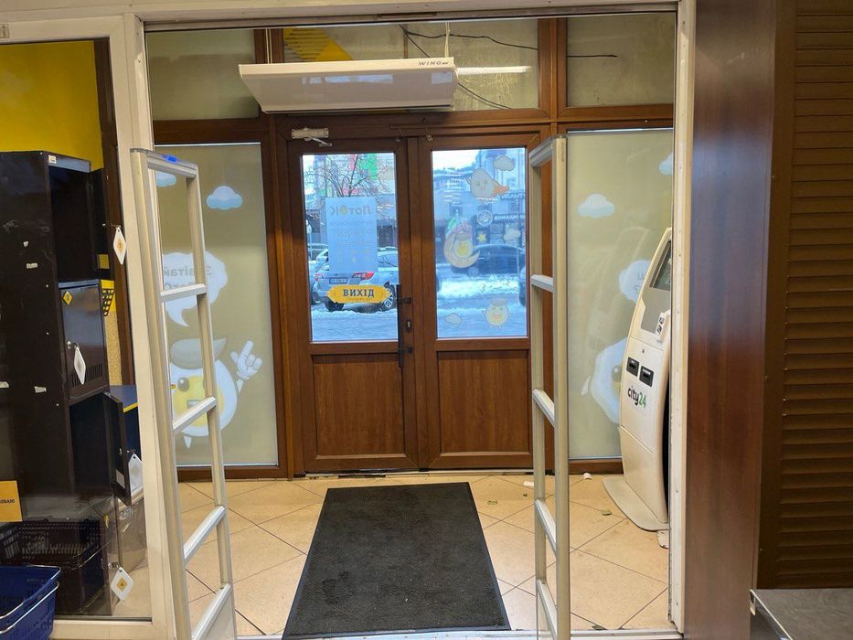 Продаж фасадного приміщення