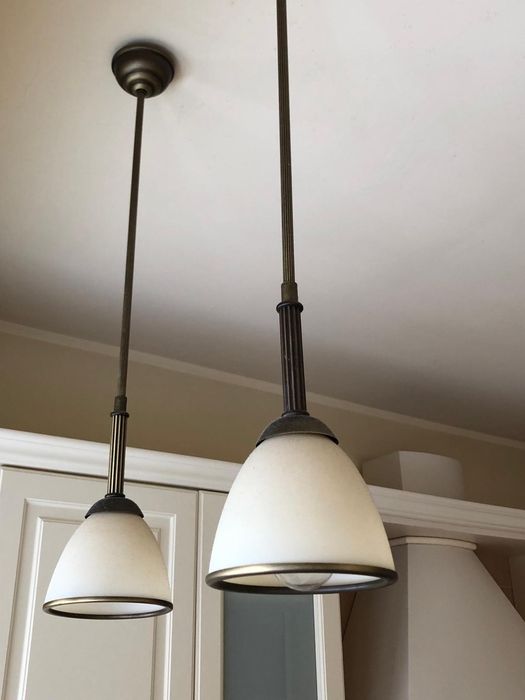 Lampa wisząca  z elementem z mosiądzu