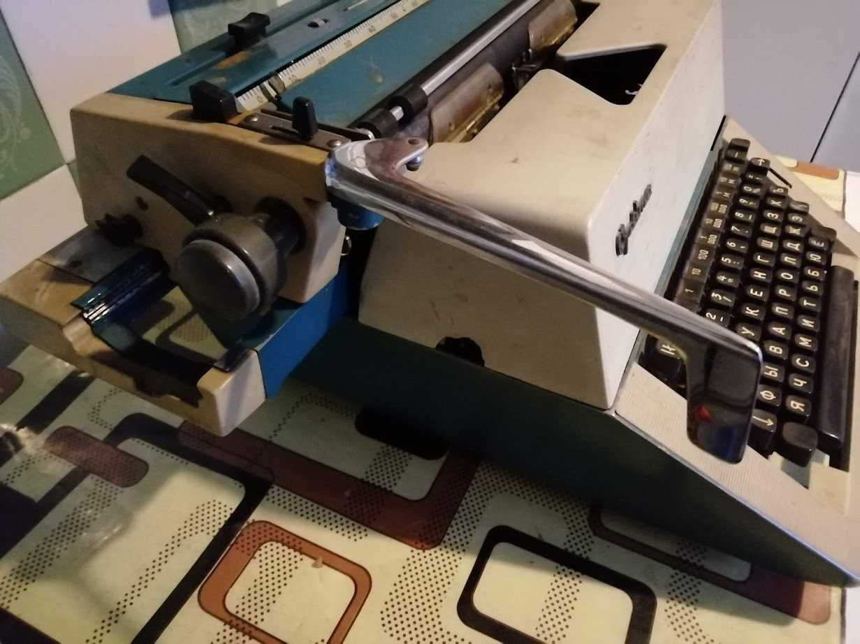 Друкарська машинка Optima, печатная машинка Optima (ГДР)