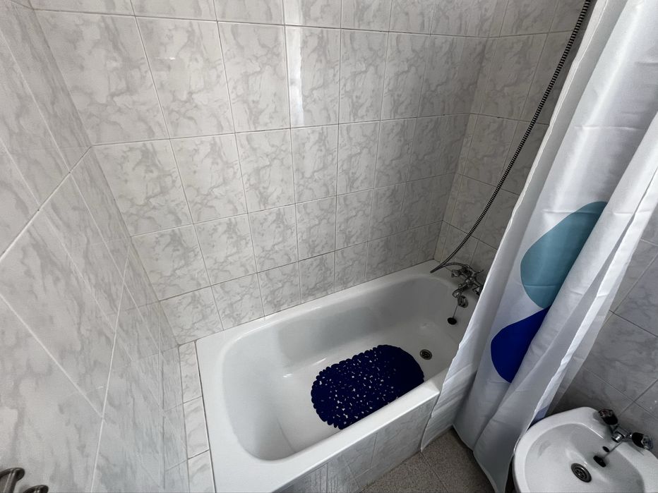 Quarto Partilhado a estrear para 3 Pessoas — Águas Livres, Amadora