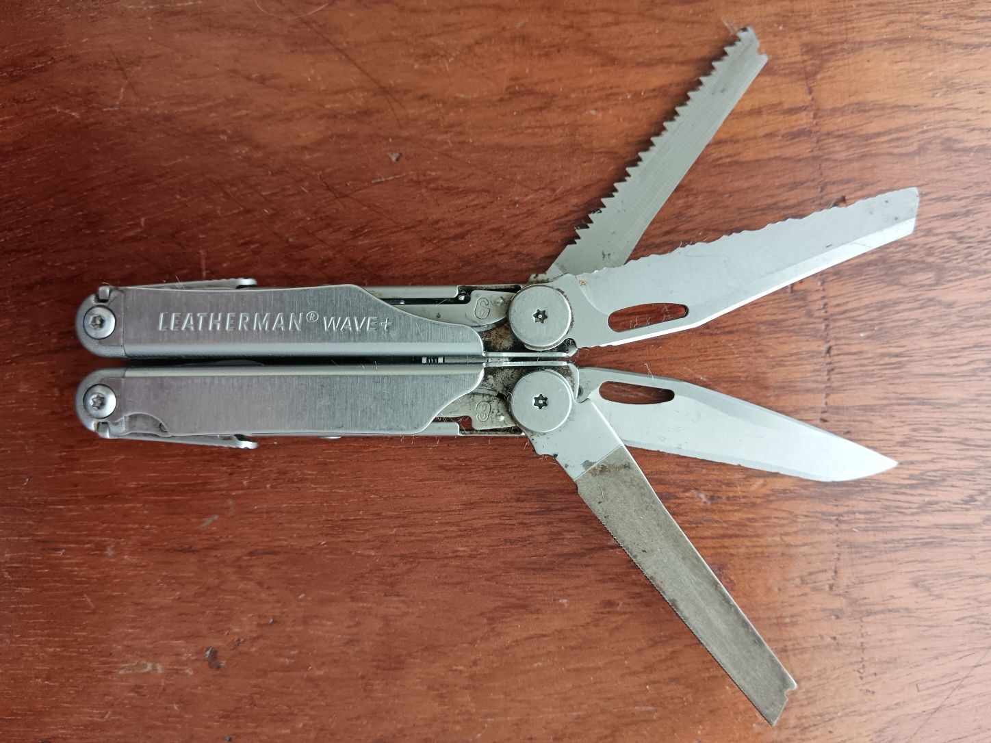 Ferramenta multiusos Leatherman Wave +