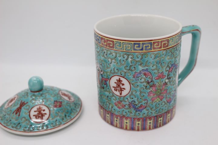 Caneca Verde com Tampa Porcelana Chinesa Zhongguo Jingdezhen XX