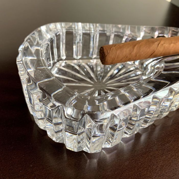 Cinzeiro de charuto, Cristal D’Arques, em vidro.
Novo. Nunca usado!