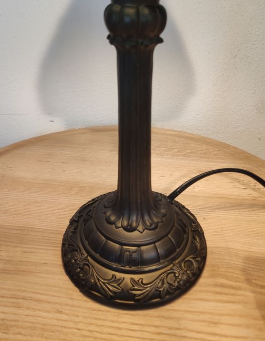 Lampa witrażowa w stylu Tiffany