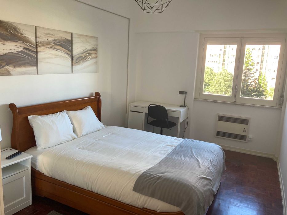 Arrenda-se quarto junto ao Metro das Olaias