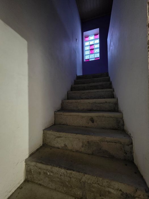 Vende se casa a precisar de obras