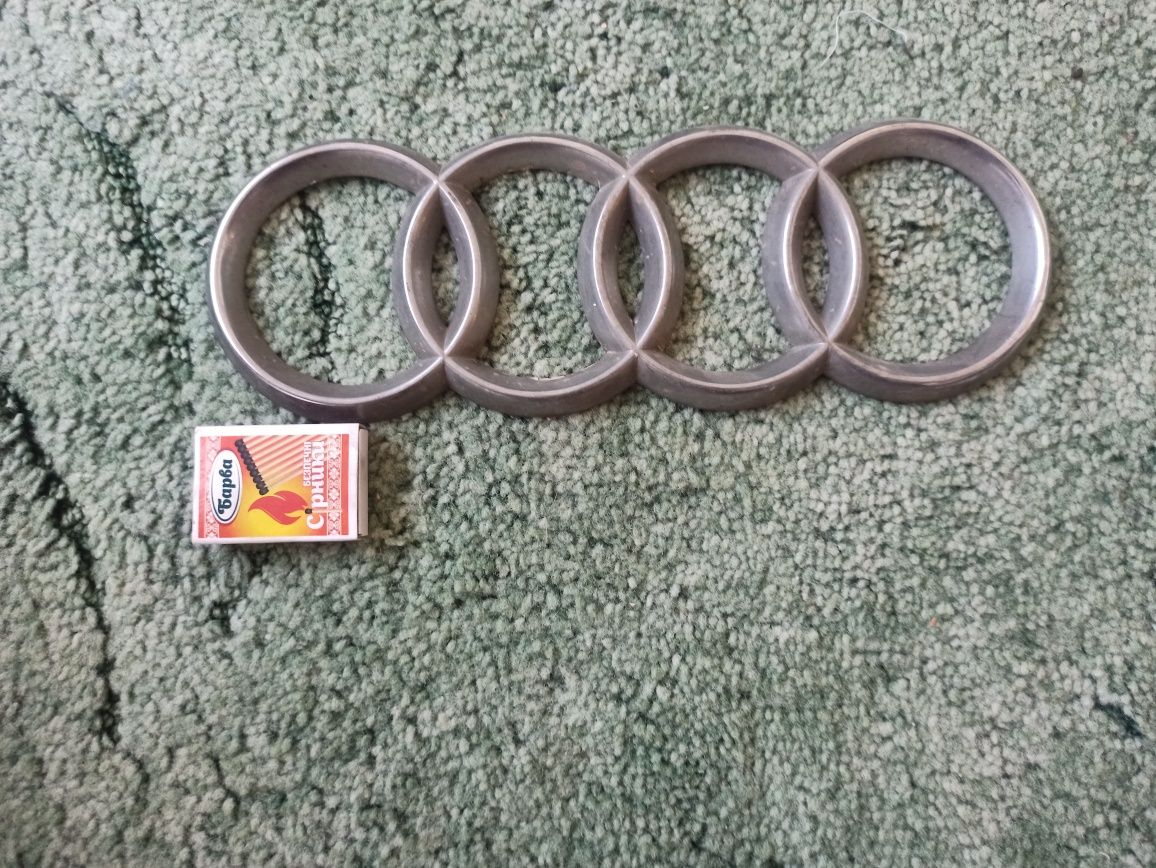 Продам емблему кольца Audi80 передні