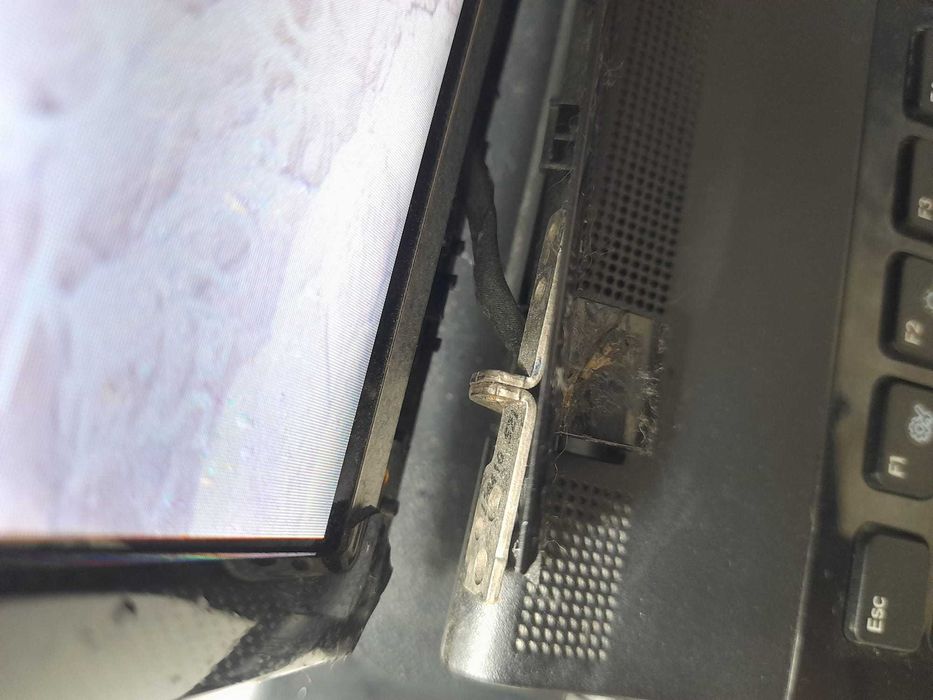 Portátil usado Samsung Notebook Series 3 300E5A-S07