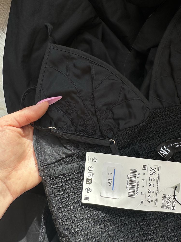 Чорна довга максі сукня в пол з бабовни та вишивкою Zara