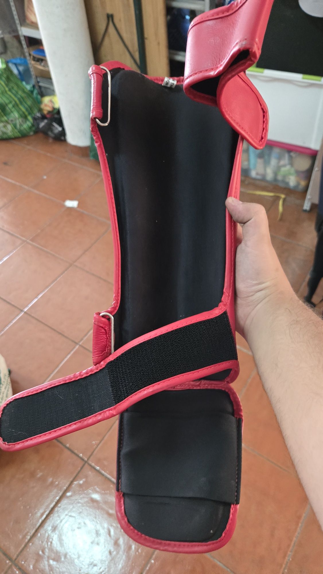 Caneleiras de kickboxing ou taekwondo
