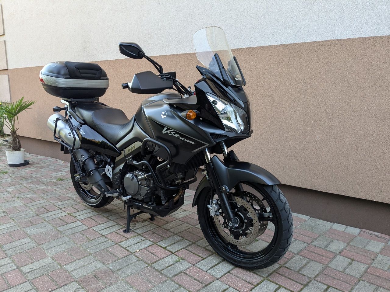 Suzuki DL 650 V-Strom, zadbany, 3 kufry