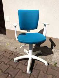 Krzesło biurkowe dla młodzieży firmy Nowy Styl