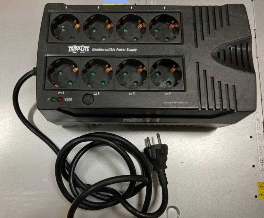 Джерело безперебійного живлення (ДБЖ) APC Back-UPS 650 ,