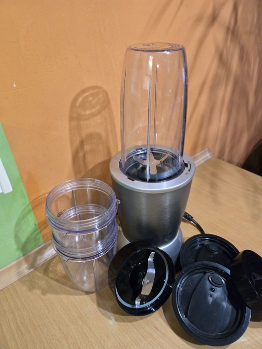 Blender smoothie maker. Blender stojacy