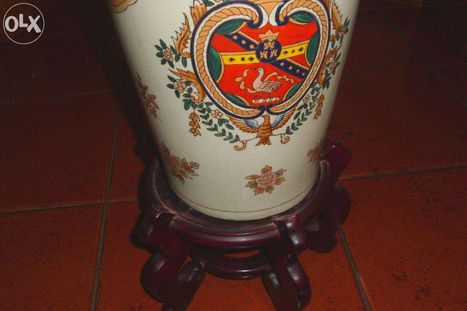 Lindo jarrão Chinês pintado á Mão