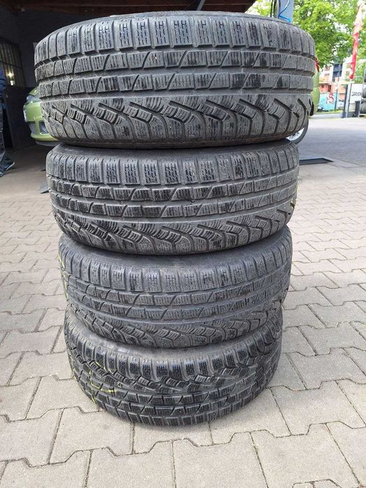 225/60R17 Pirelli SottoZero 2 Run Flat * Używane
