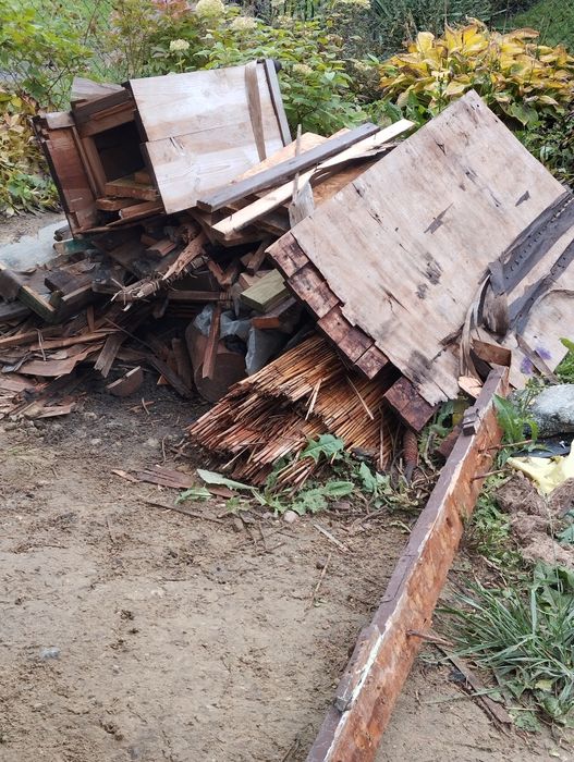 Oddam za darmo gruz, beton stare drzwi...