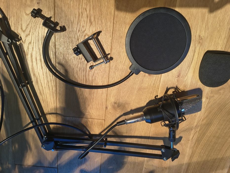 Mikrofon studyjny pojemnościowy hykker statyw oslony