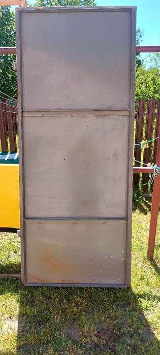 Solidne drzwi  metalowe